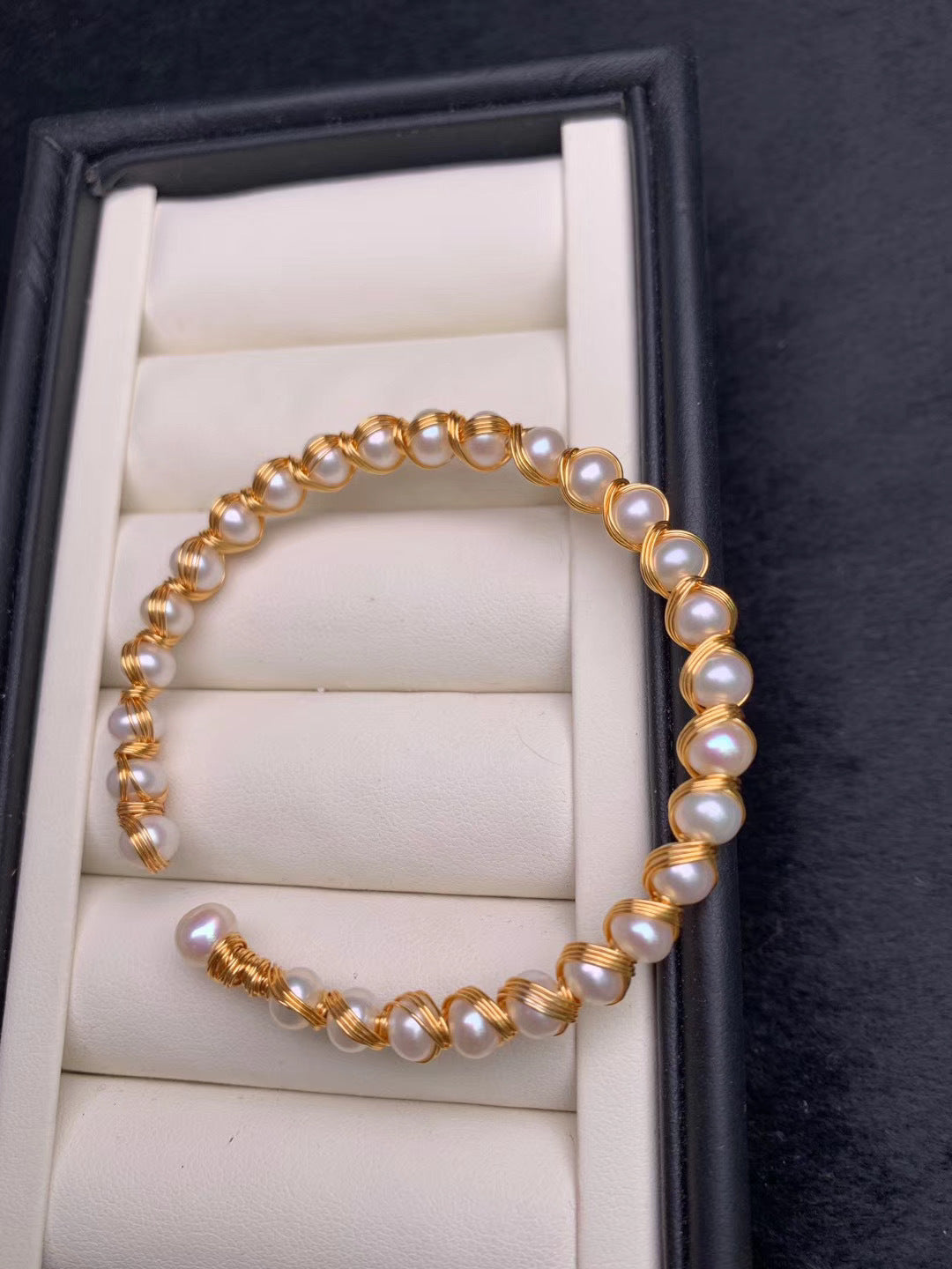 Pearl bracelet