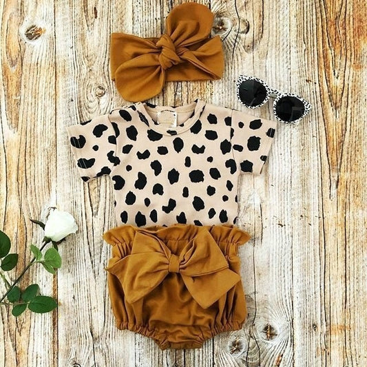 Savvy & Rich Newborn Baby Clothes Set Short Sleeve Romper Tops Bow Shorts