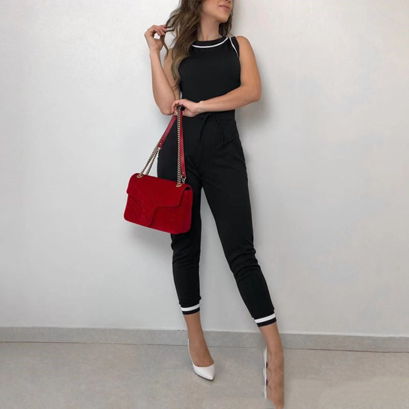 Round Neck Sleeveless Contrast Color Jumpsuit