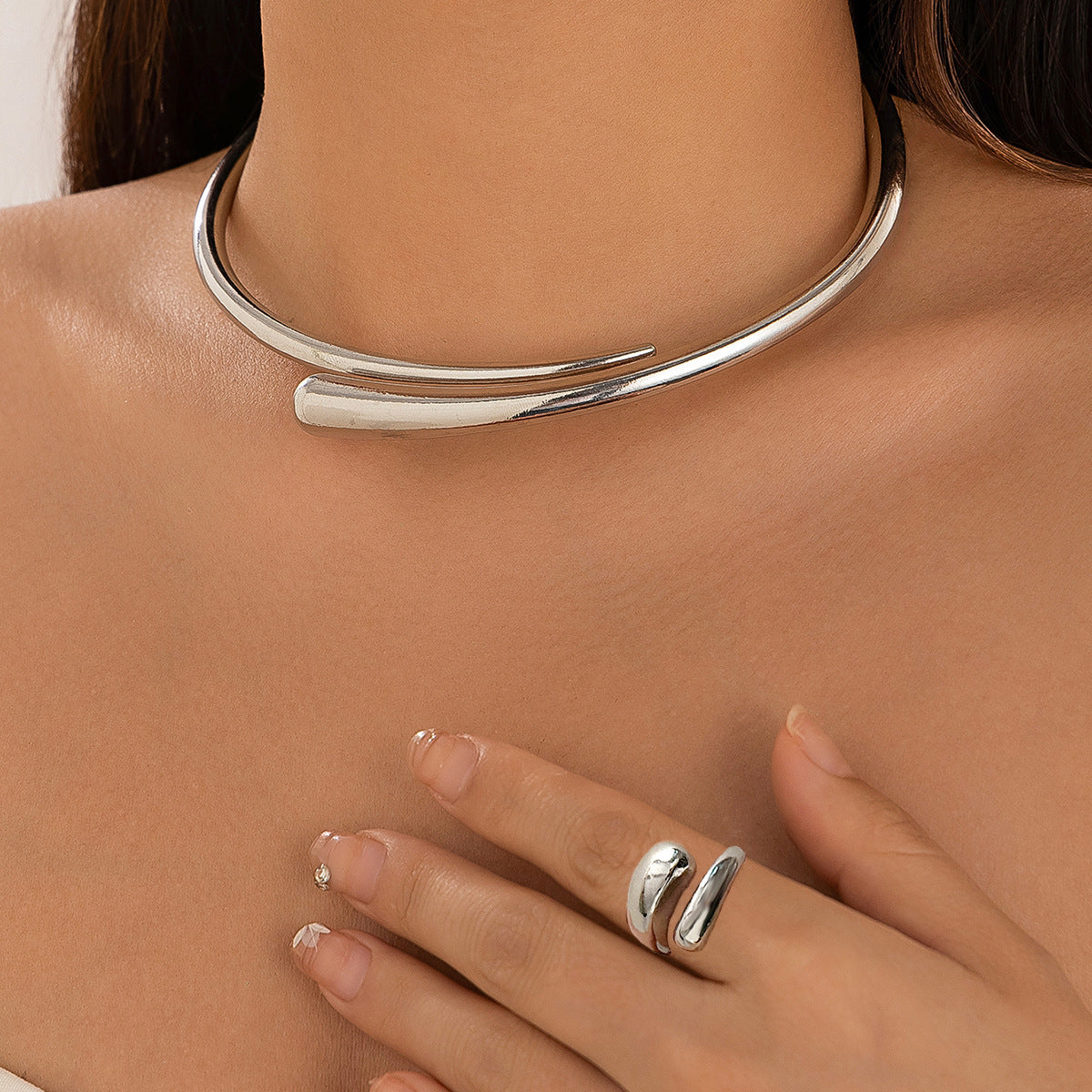 Choker Necklace, Bracelet, Ring Simple Geometric Metal Glossy Surface Spring Open Collar