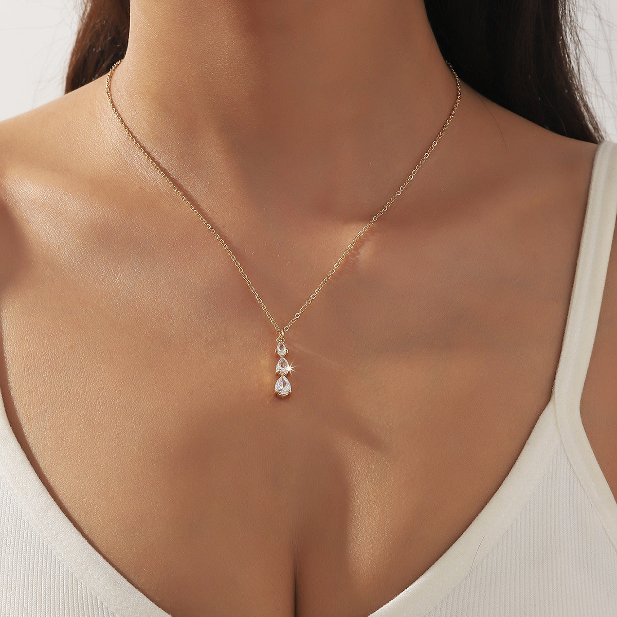 Zircon Clavicle Chain Silver or Gold Graceful Water Drop Pendant Necklace