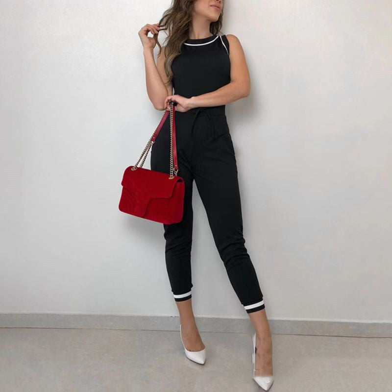Round Neck Sleeveless Contrast Color Jumpsuit